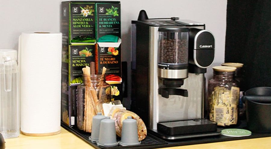 Coffee station con café, té y agua ilimitados en Bloom CoLab